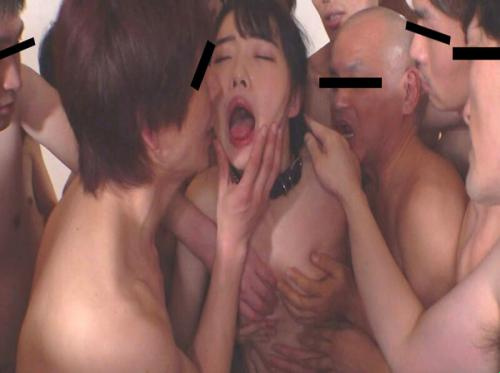 自慰一个美丽的女孩